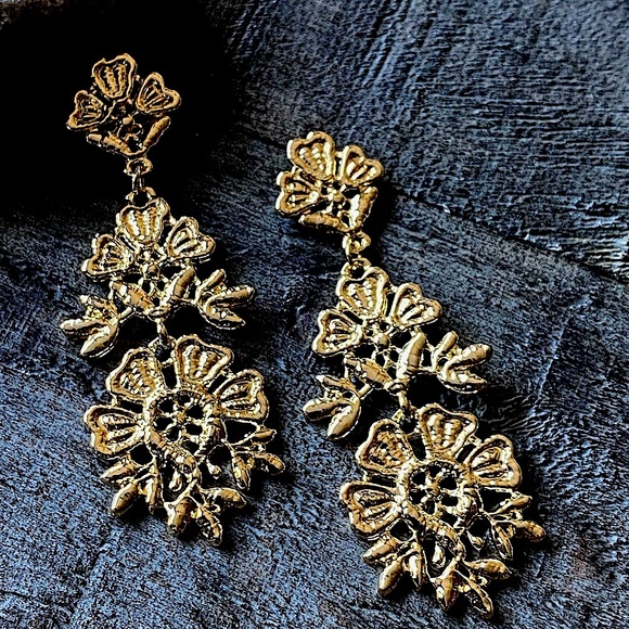 Zara Jewelry - NEW Golden Lace Dangle Earrings